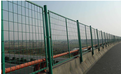 科尔沁区道路护栏球场护栏网 - 价格